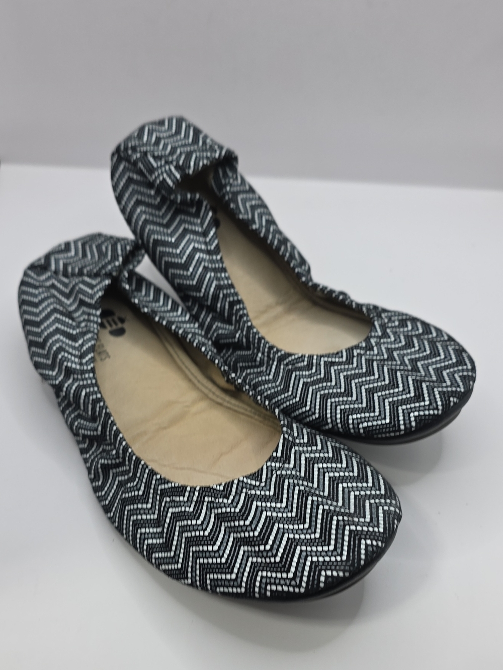 The Storehouse Flats. Mosiac Print Size 9 Womens.